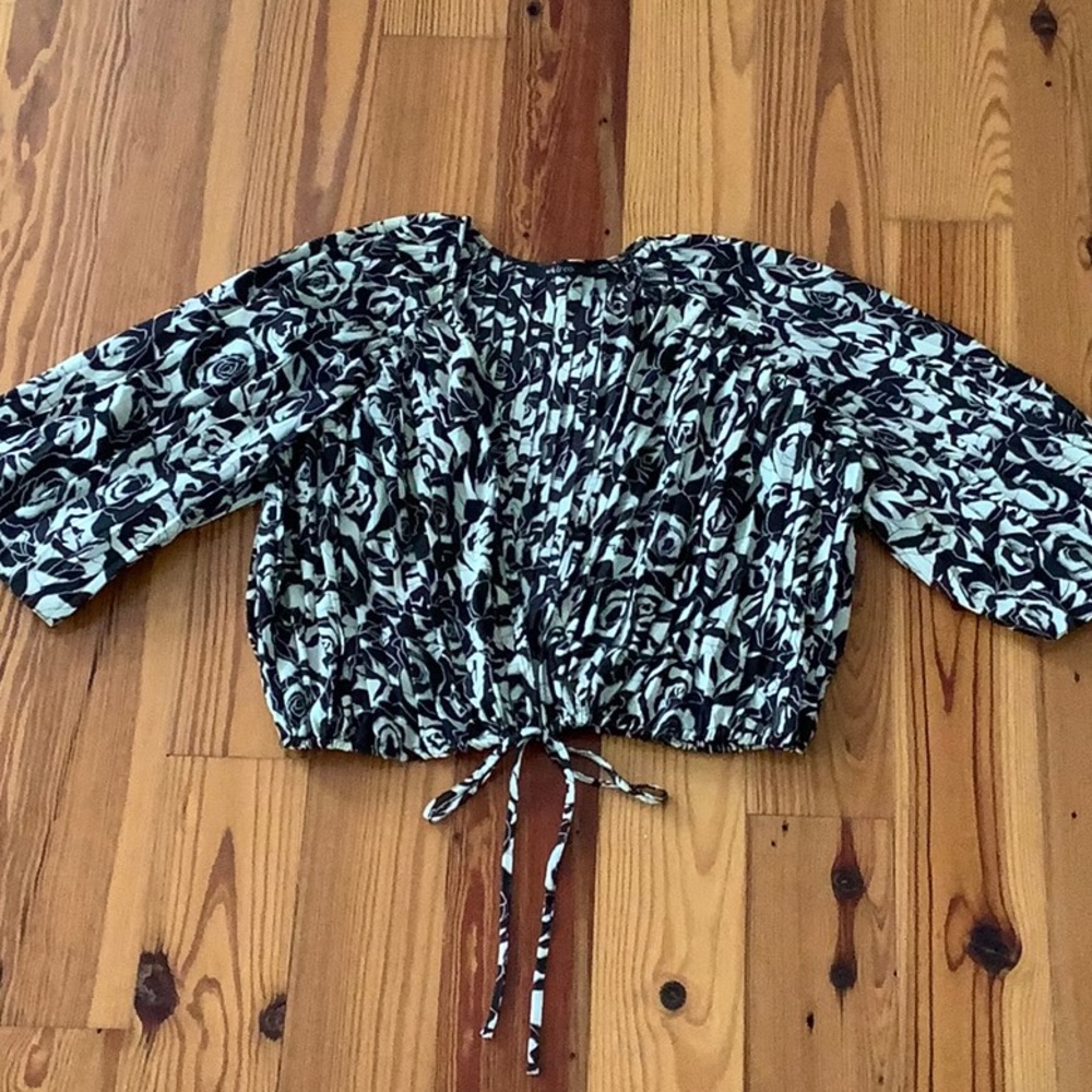 Pleated open front crop top / jacket